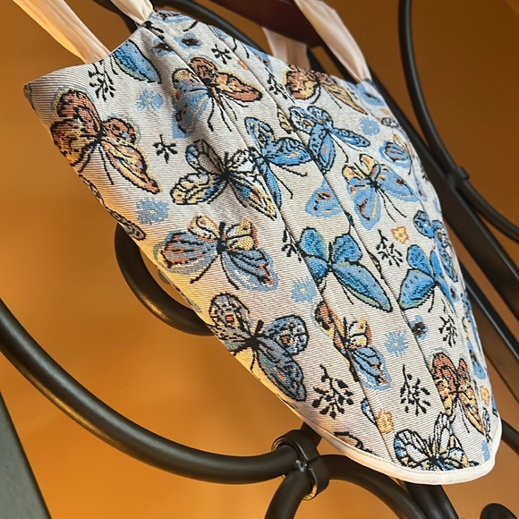 VICI Roam Free Butterfly Corset Crop Top - Picture 5 of 16